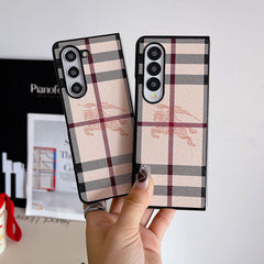 Leather All-Inclusive Horse Checkered Fold Case