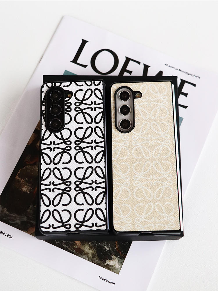 Retro Embossed Leather Fold Case