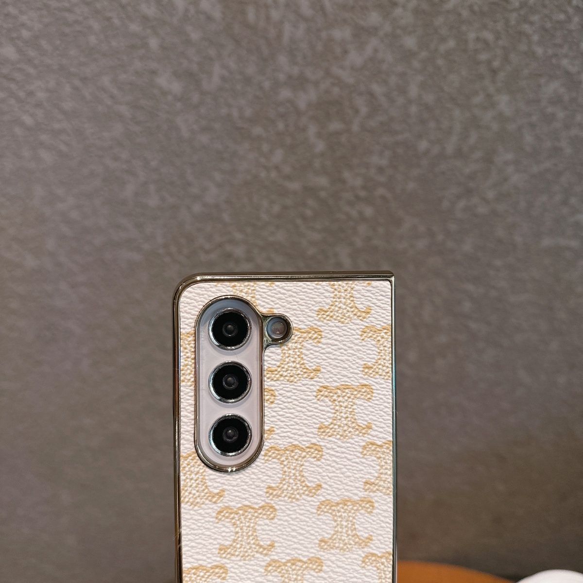 Electroplated Arc De Triomphe Embossed Fold Case
