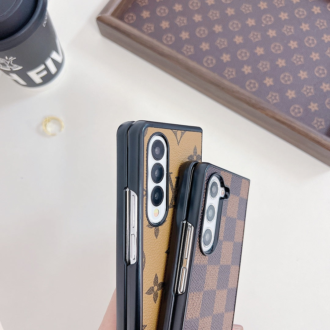 Retro Fashion Embossed Fold Case