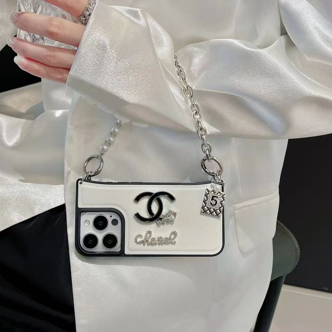 Fashion Perfume Bottle Pearl Chain Case
