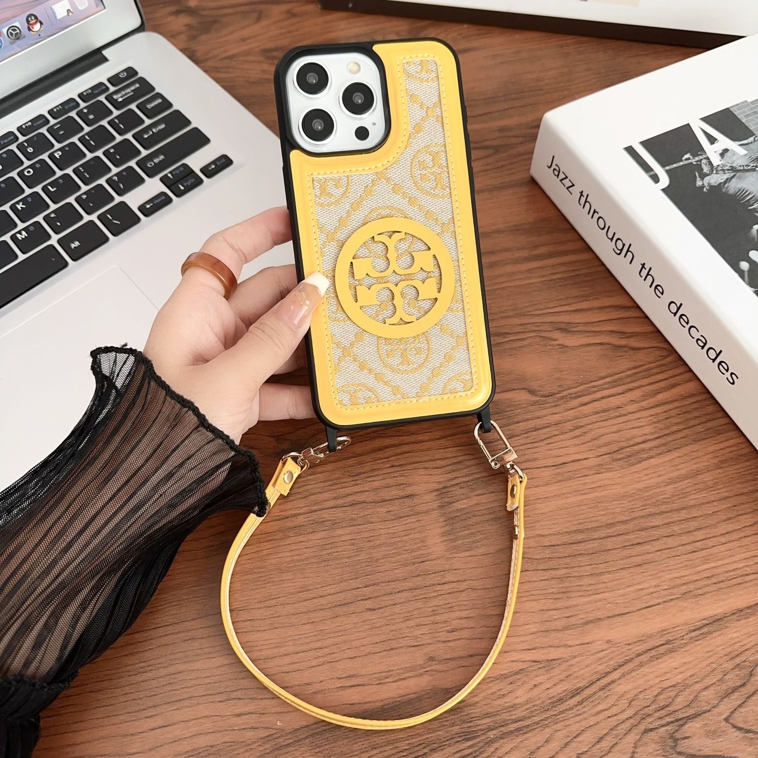 Vintage Embossed Hand Strap Case