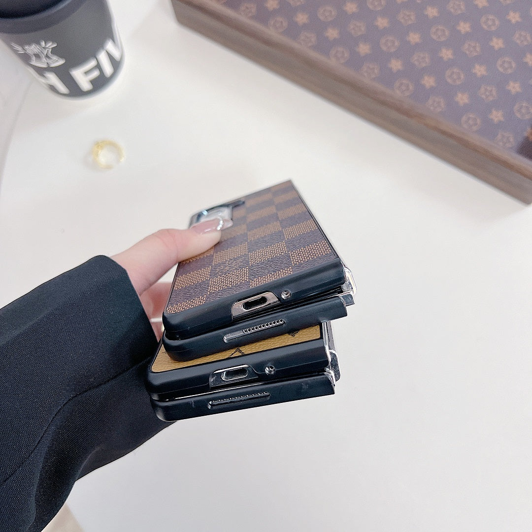 Retro Fashion Embossed Fold Case