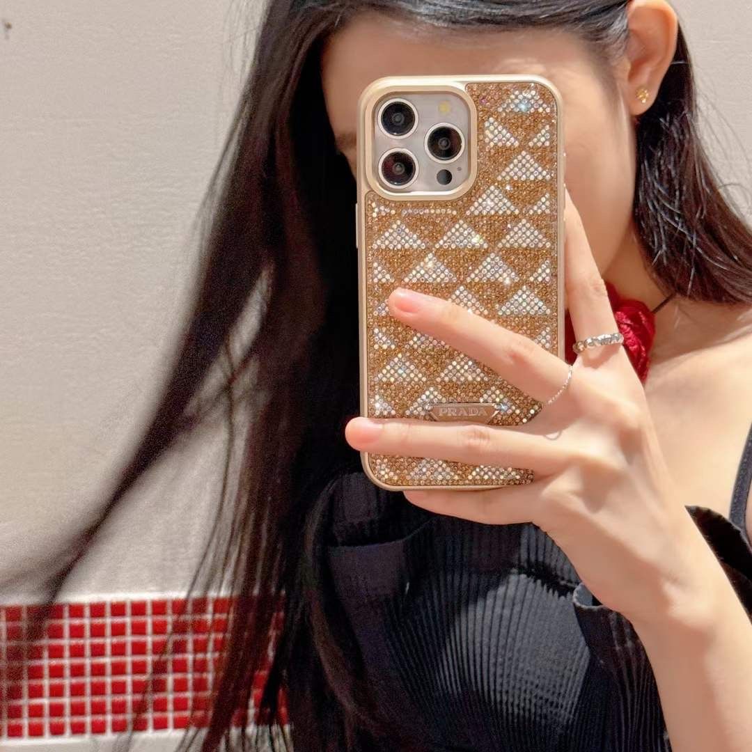 Luxury Triangle Diamond Case