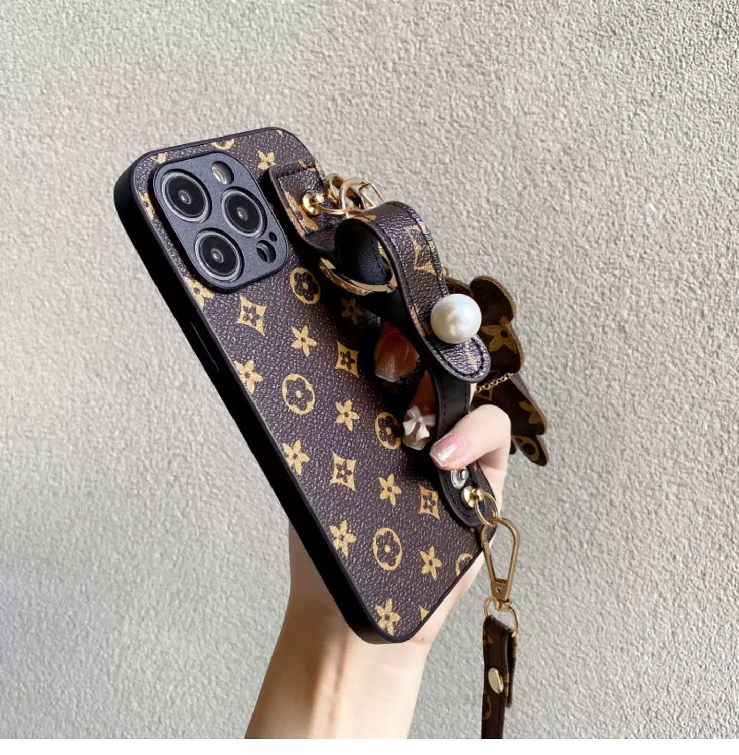 Luxurious Leather Bear Wristband Case