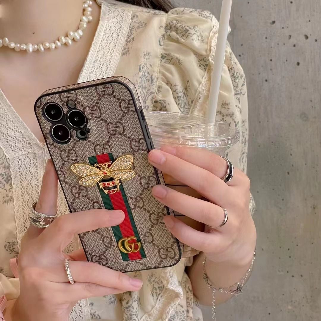 Vintage Embossed Diamond Bee Case