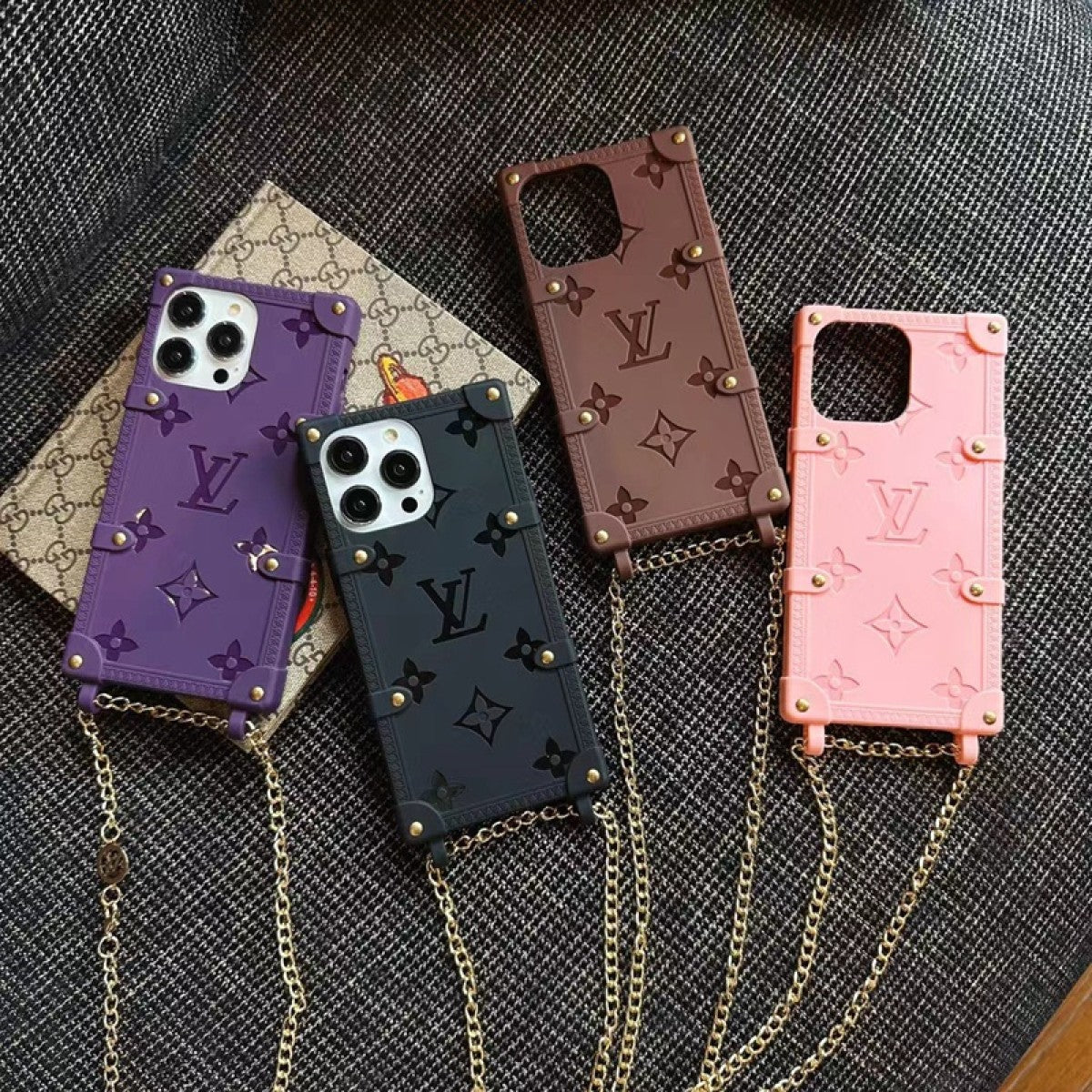 Embossed Silicone Chain Crossbody Case