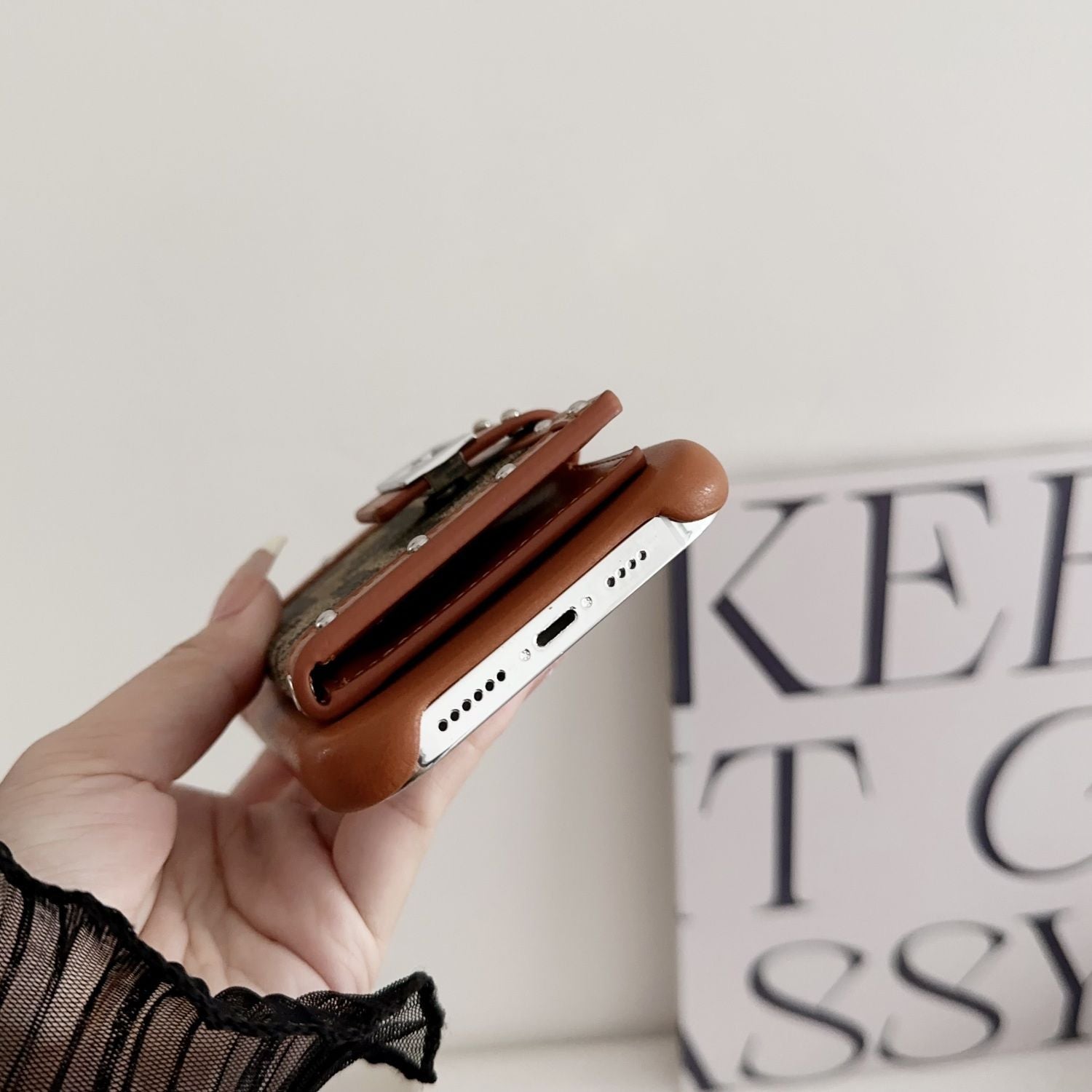 Retro F Print Crossbody Card Holder Case