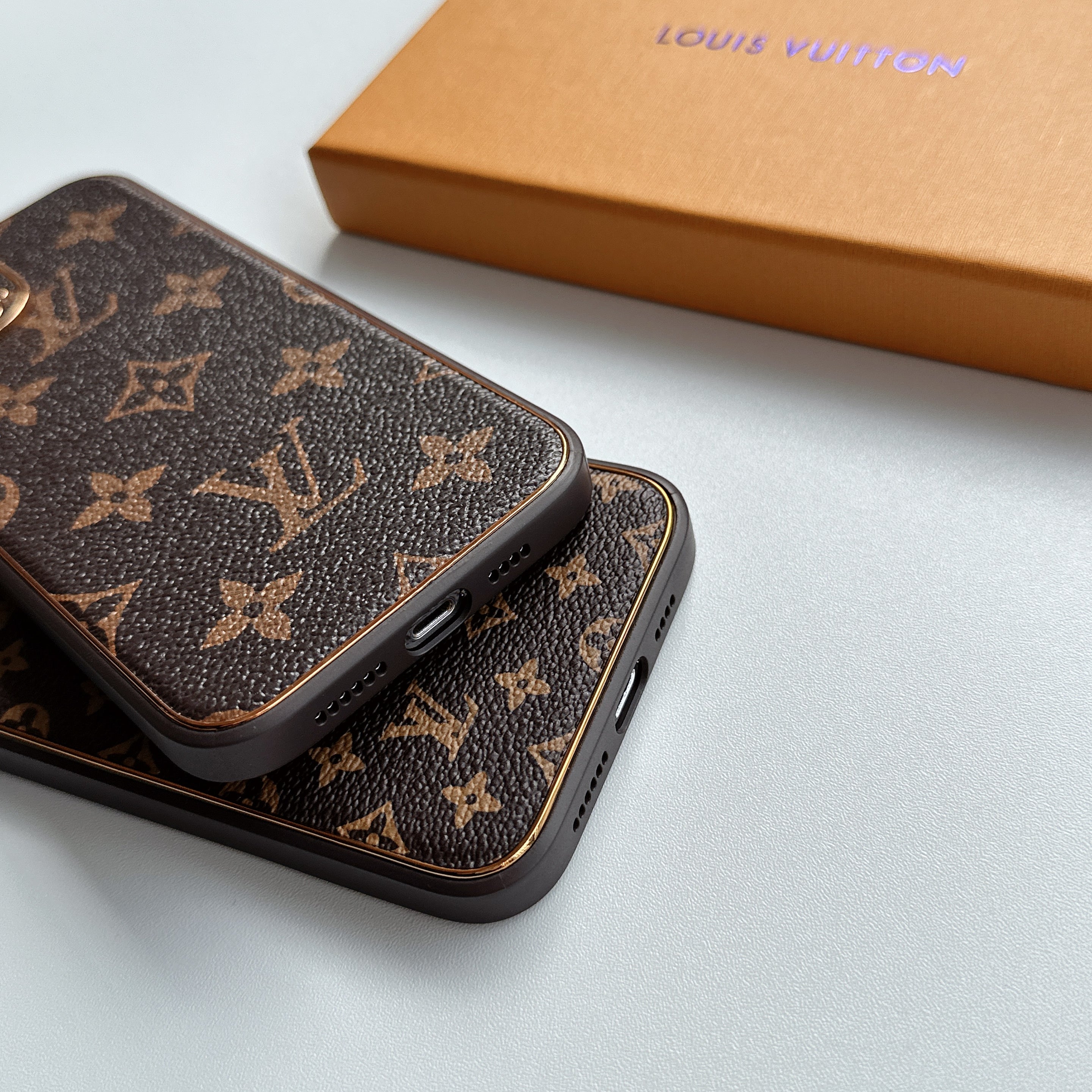 Electroplating Full Cover Leather Embossed Case