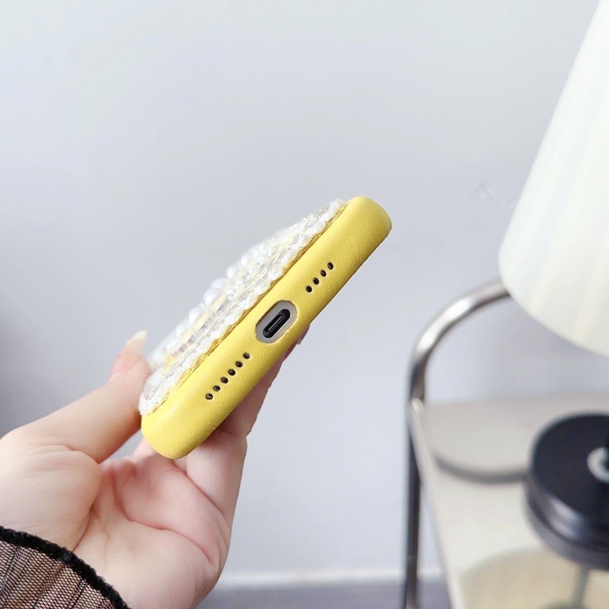 Fashion Wool Material Pearl Logo Case