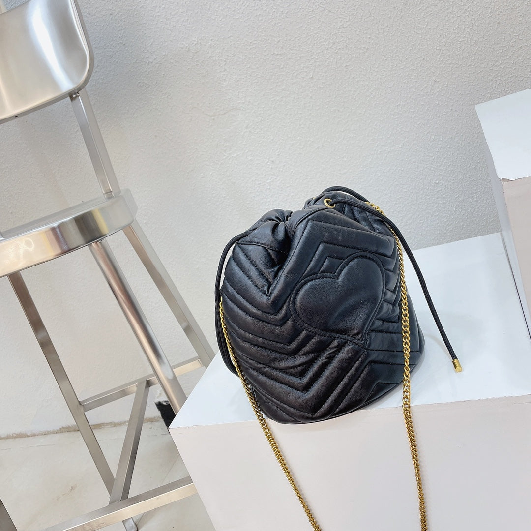 Wavy Bucket Chain Bag