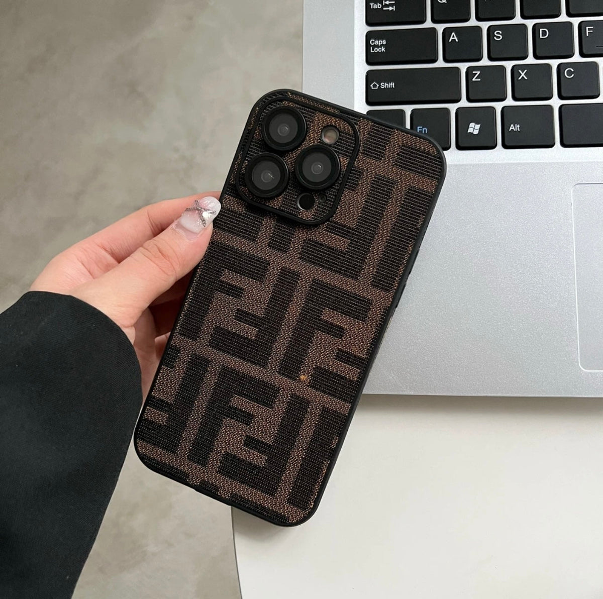 Retro F Embossed All-Inclusive Case