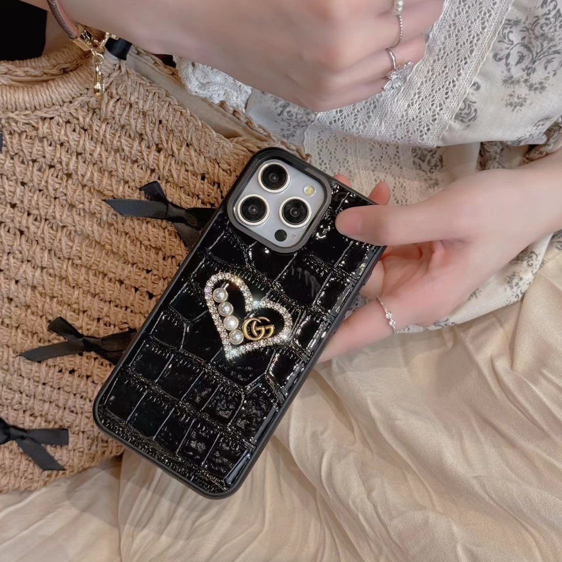 Pearl Diamond Heart Crocodile Pattern Leather Case
