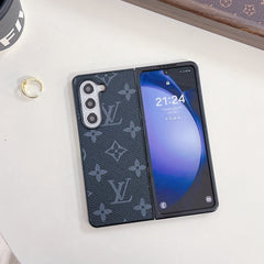 Retro Fashion Embossed Fold Case