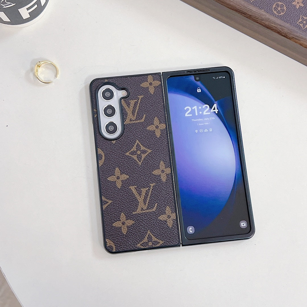 Retro Fashion Embossed Fold Case