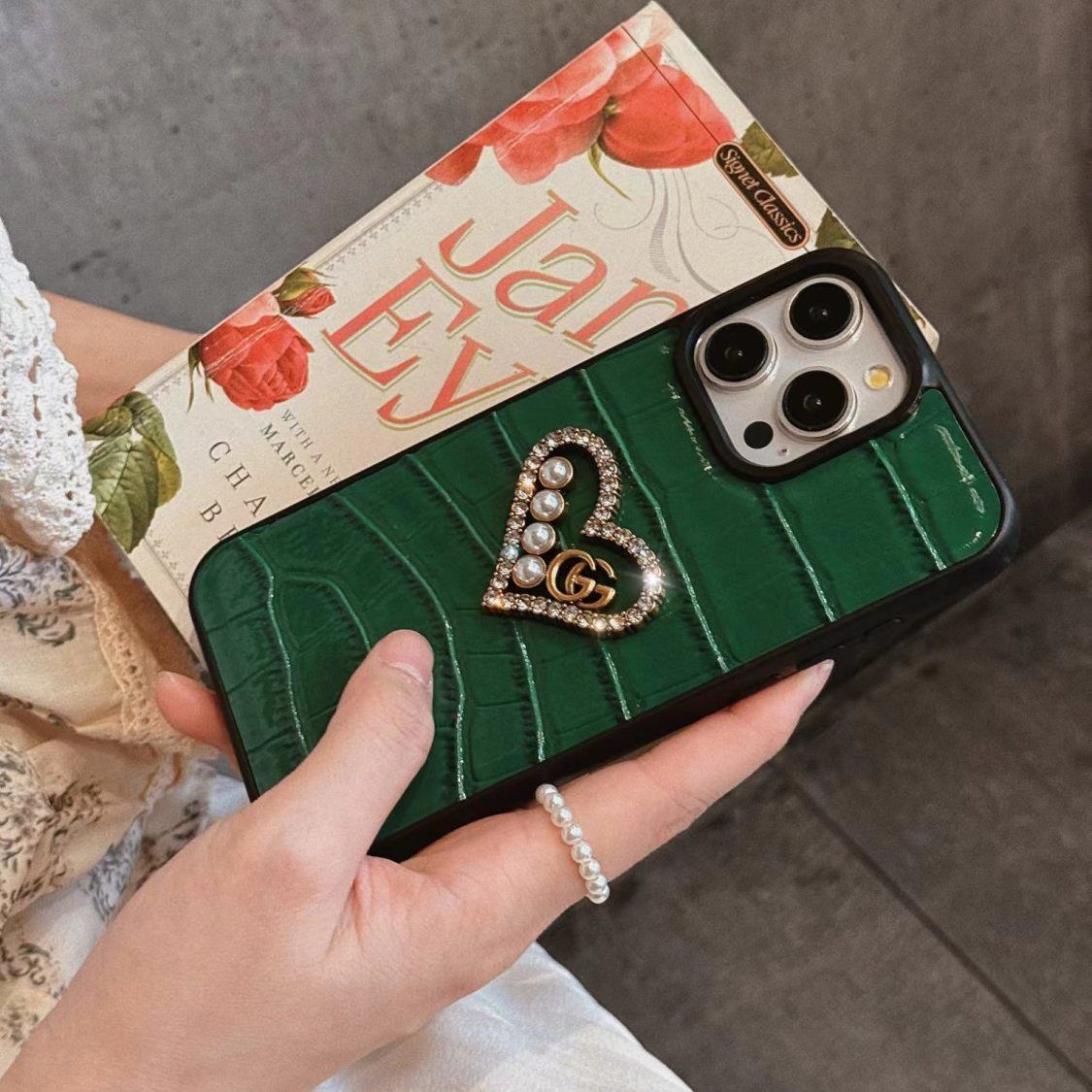 Pearl Diamond Heart Crocodile Pattern Leather Case