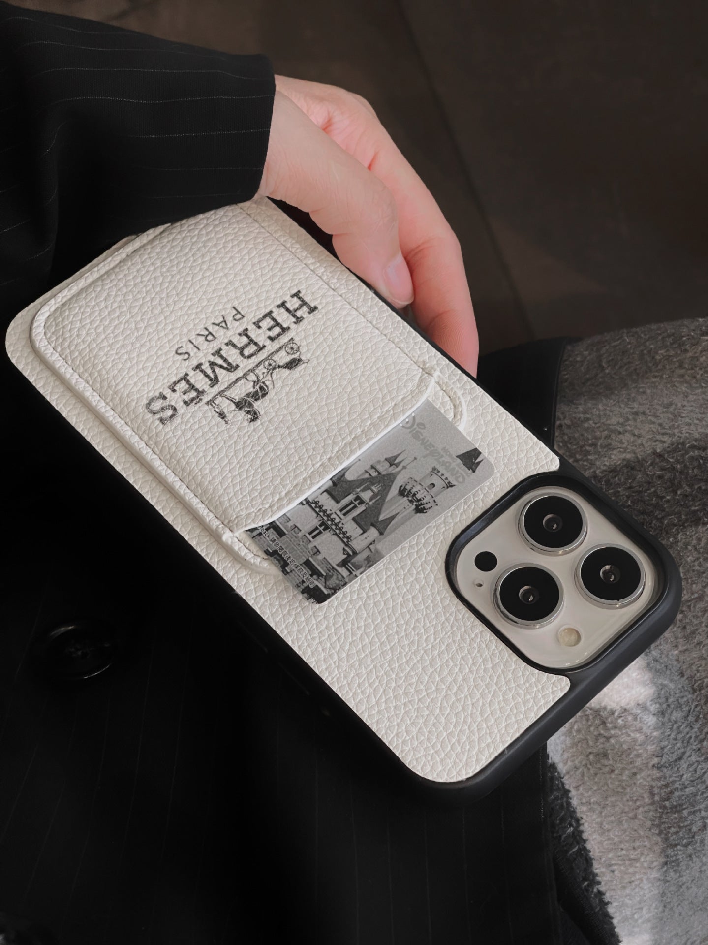 Luxurious pebbled leather card holder case