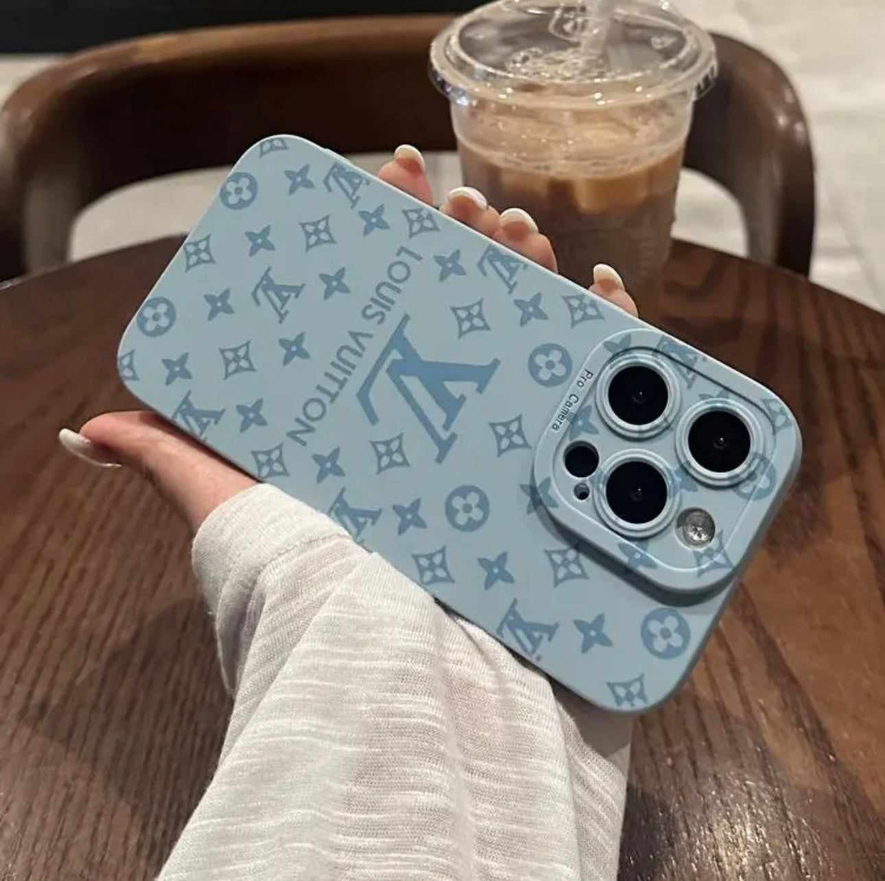 Embossed Frosted All-Inclusive Case