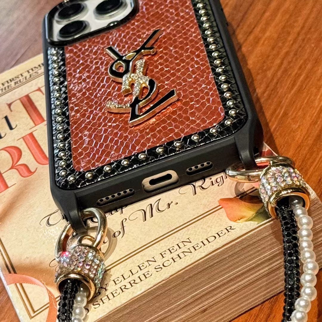 Luxury Snake Pattern Rivet Pearl Crossbody Chain Case