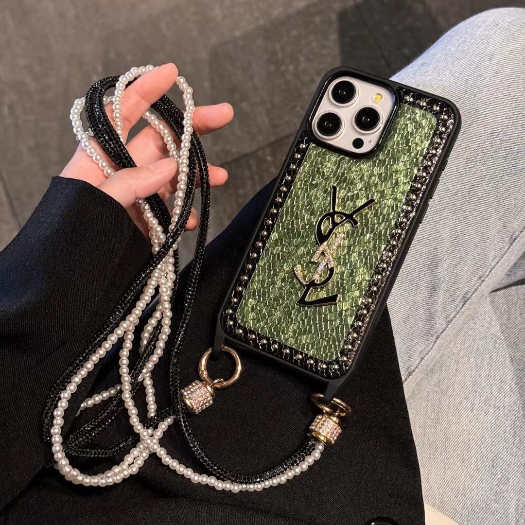 Luxury Snake Pattern Rivet Pearl Crossbody Chain Case