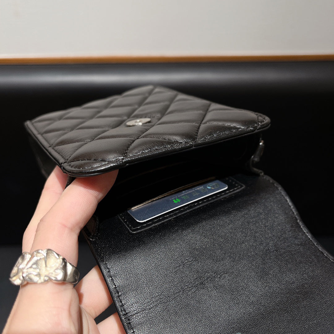 Camellia Diamond Pattern Crossbody Phone Bag