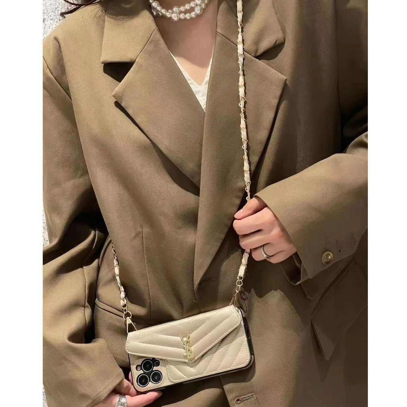 Elegant Leather Crossbody Card Case