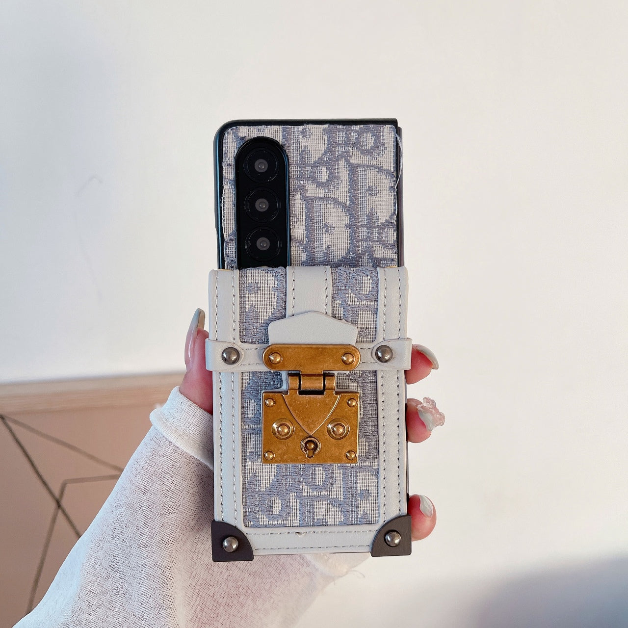 Retro Fashion Embroidery Card Holder Fold Case