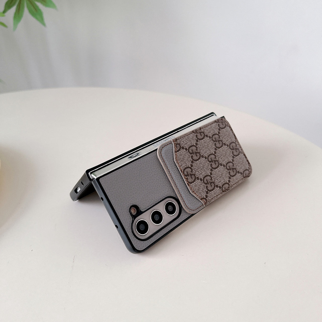 Luxury leather magnetic card holder FOLD CASE