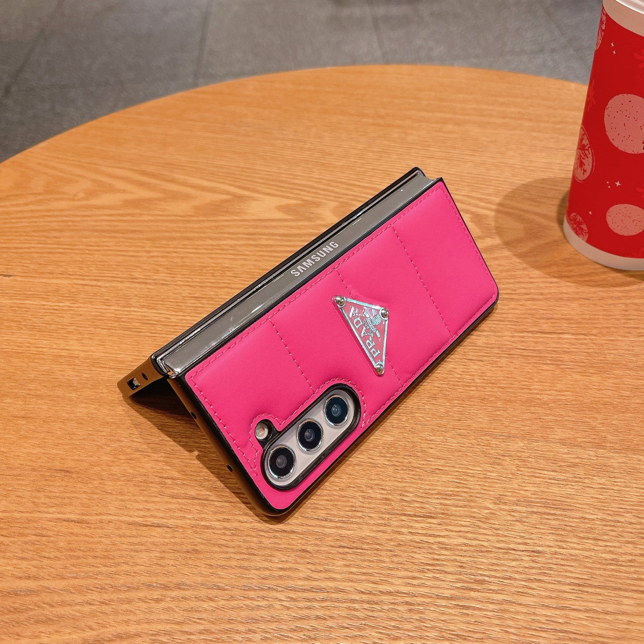 Triangle Logo Air Cushion Fold Case
