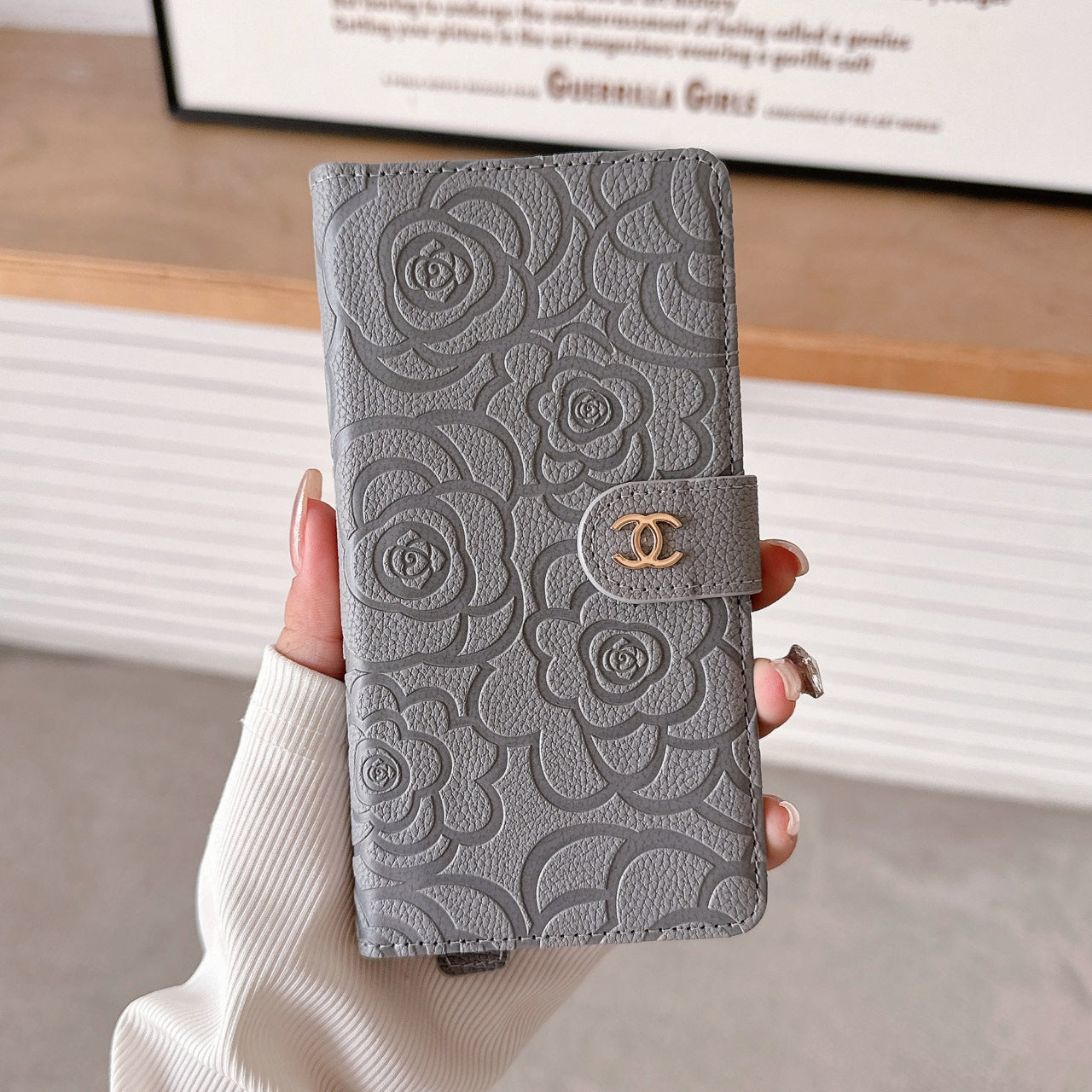 Camellia Wrist Strap Magnetic Leather Card Case