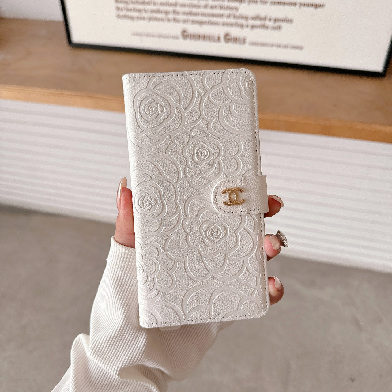 Camellia Wrist Strap Magnetic Leather Card Case