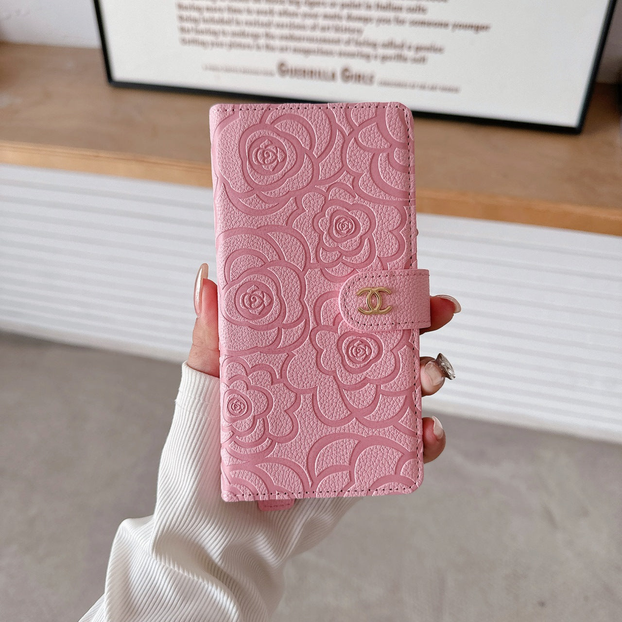 Camellia Wrist Strap Magnetic Leather Card Case